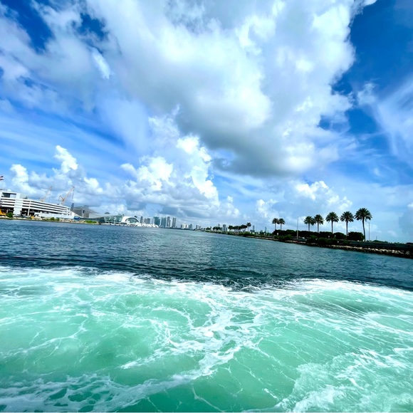 Meet your Posher, Tereza - Picture 1 of 15